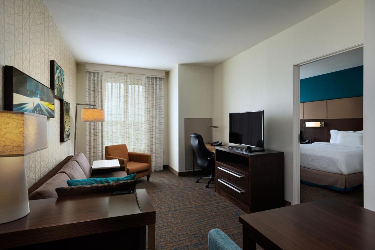 Hotel By Marriott Austin Southwest