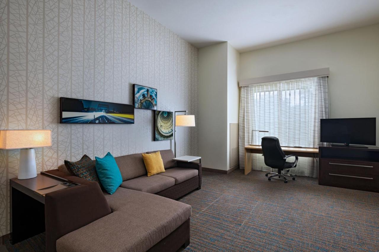 Hotel By Marriott Austin Southwest 3*
